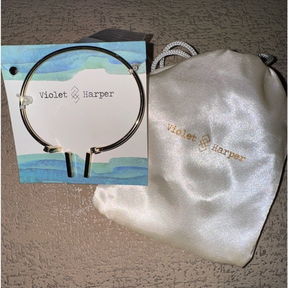 Violet Harper Jane Bracelet +
Earrings Set - Picture 4 of 8